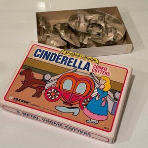 Vintage Cinderella Storybook Collection Cookie Cutters by Fox Run (1986)